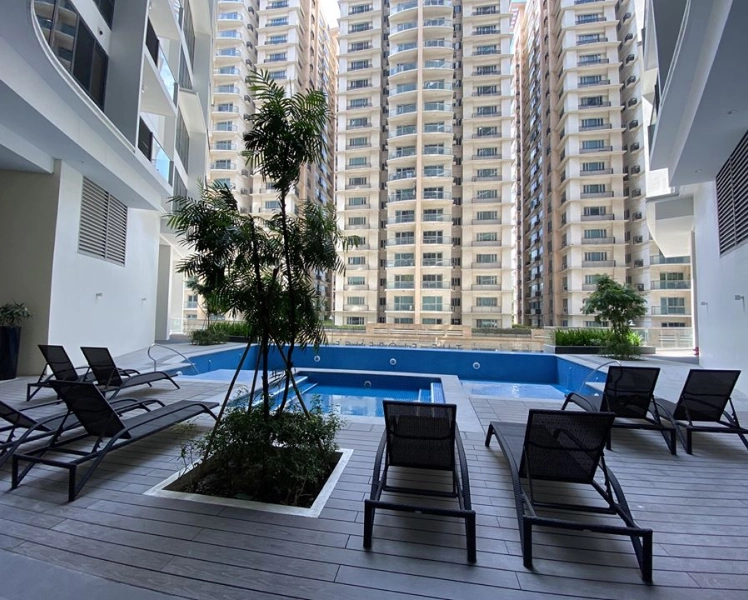 The Florence Swiming pool