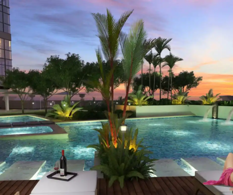 Uptown Parksuites swiming pool 4